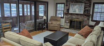 Picturesque 9 bedroom waterfront getaway on Highland lake.