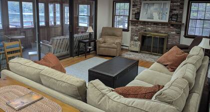 Picturesque 9 bedroom waterfront getaway on Highland lake.