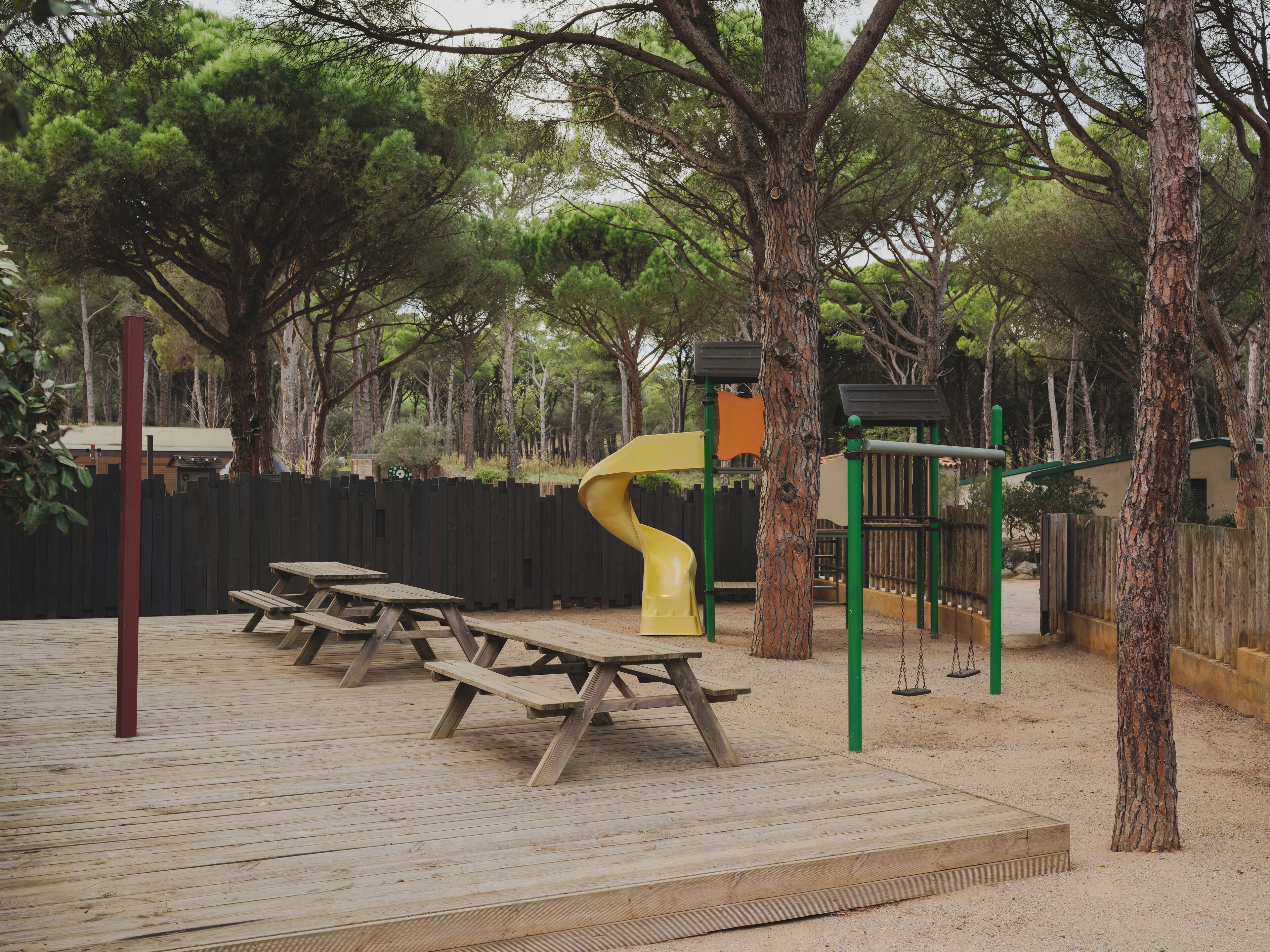 儿童活动区 - 室外