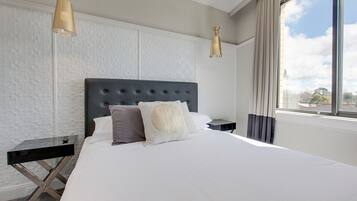 2 chambres, espace de travail pour ordinateur portable