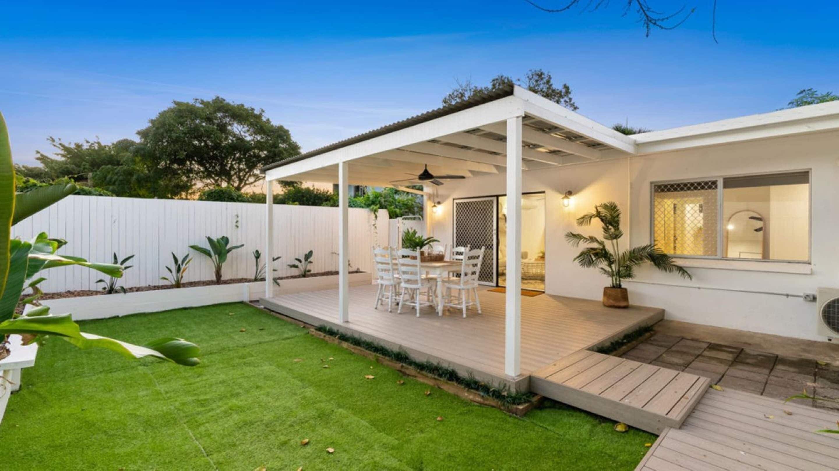 Apartment | Outdoor dining