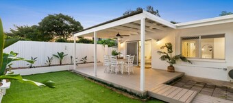 Bright and Spacious Triplex Near Holloways Beach