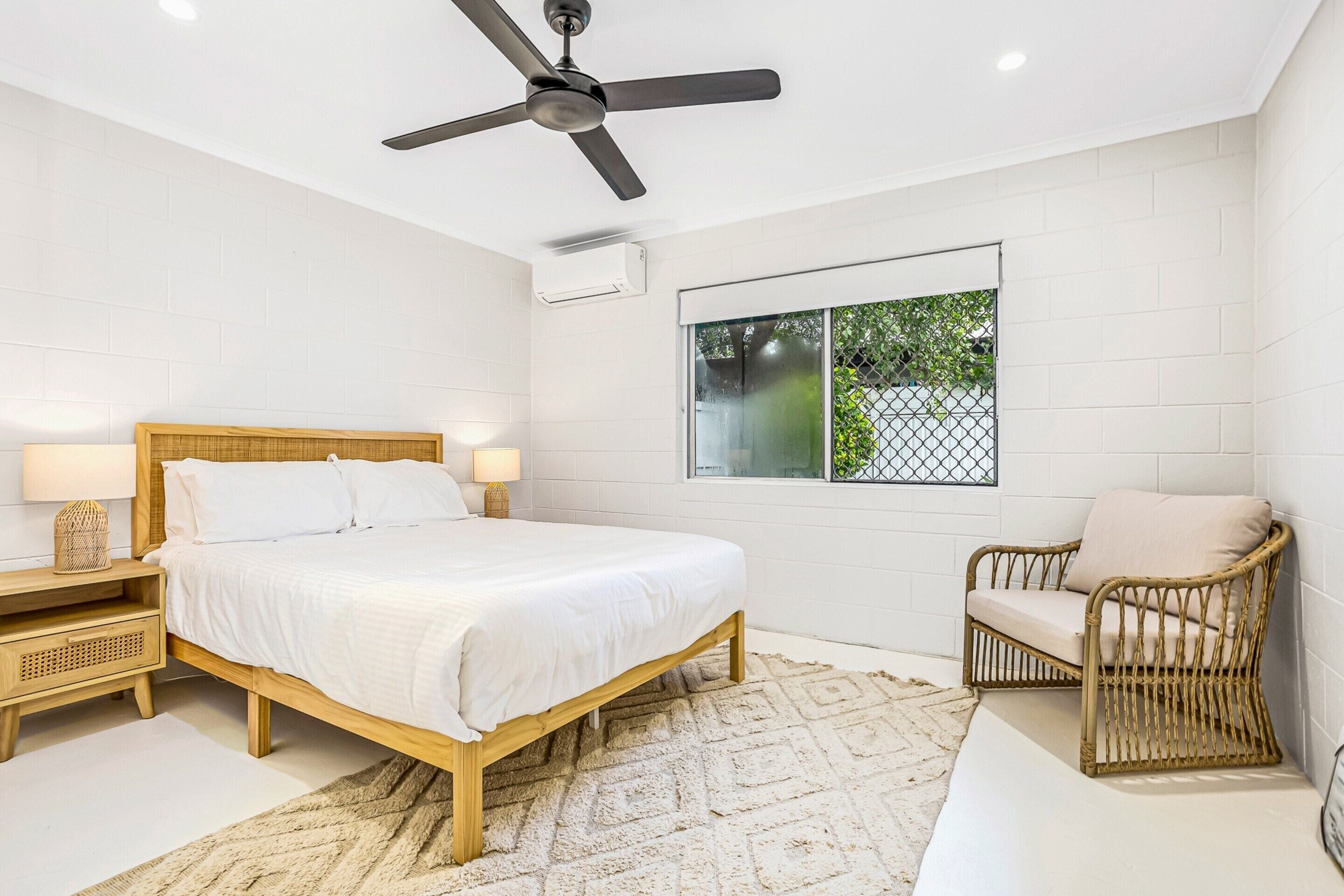 Apartment | 2 bedrooms, iron/ironing board, bed sheets