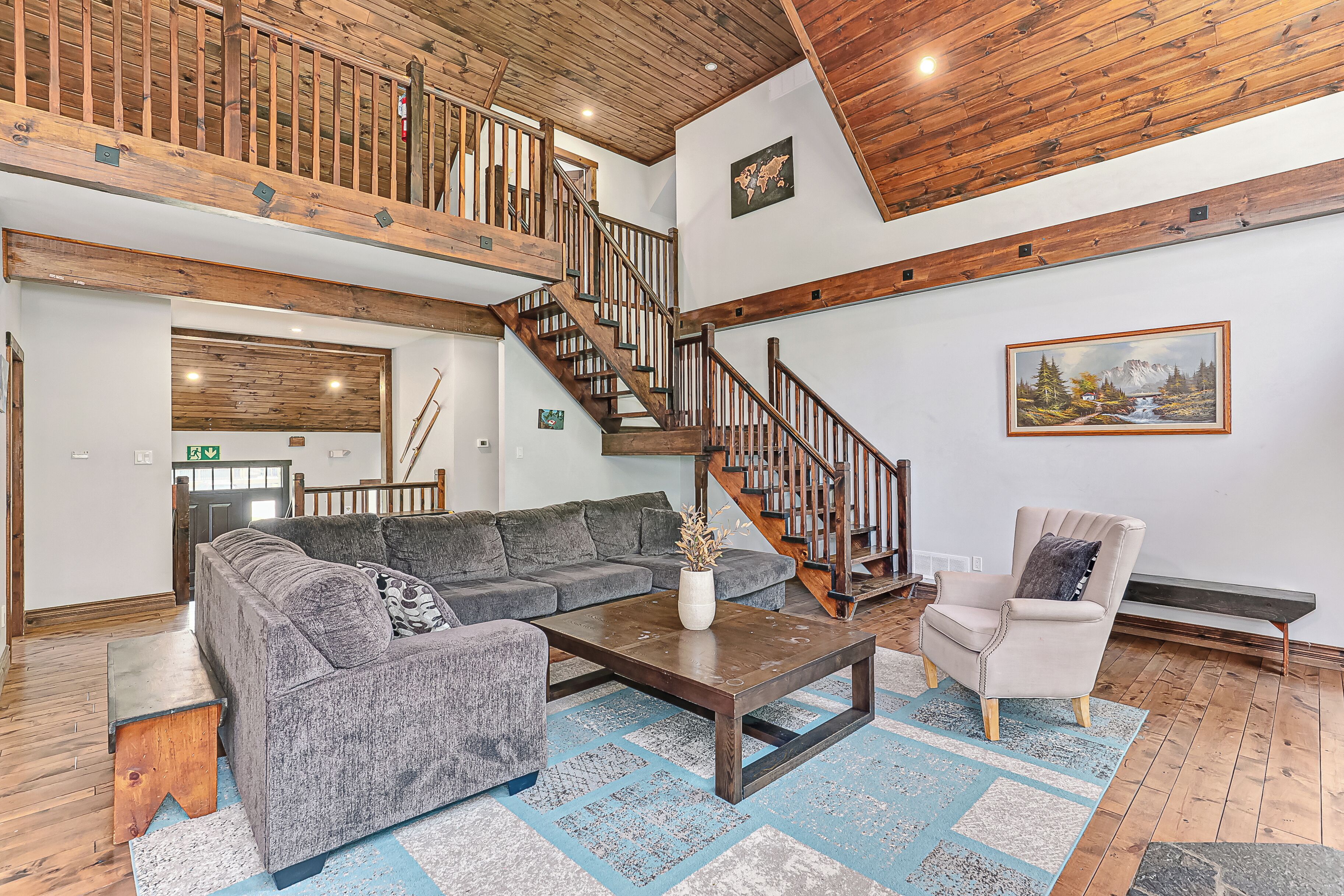 TV connectée, cheminée, jeux vidéo, baby-foot