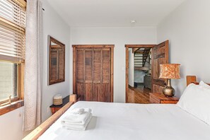 8 habitaciones, tabla de planchar con plancha y cuna de viaje 