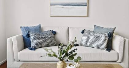 Beautiful Bondi 1-bed Apartment Meters From Beach