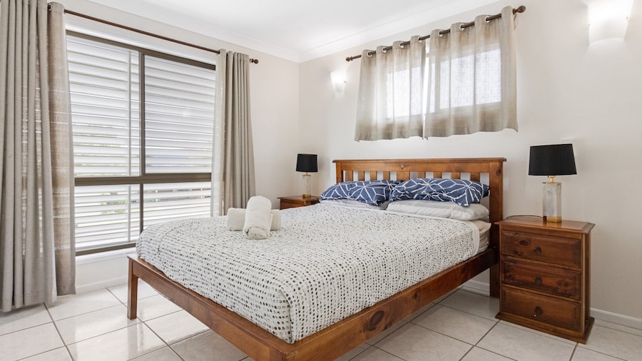 Spacious 3-bed Home With Large Balcony