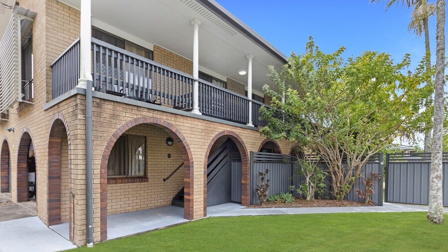 Spacious 3-bed Home With Large Balcony