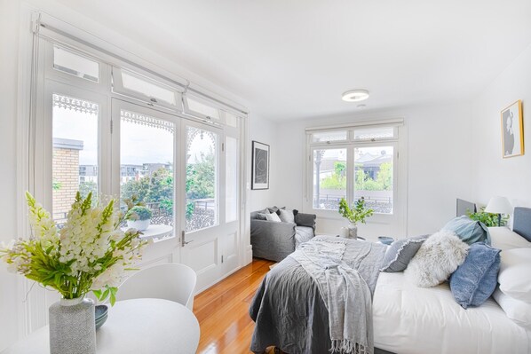 House | 1 bedroom, iron/ironing board, bed sheets