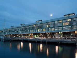 Apartment | Exterior - King Size Studio With Water View, Walk To The City (Sydney)