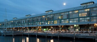 King Size Studio With Water View, Walk To The City