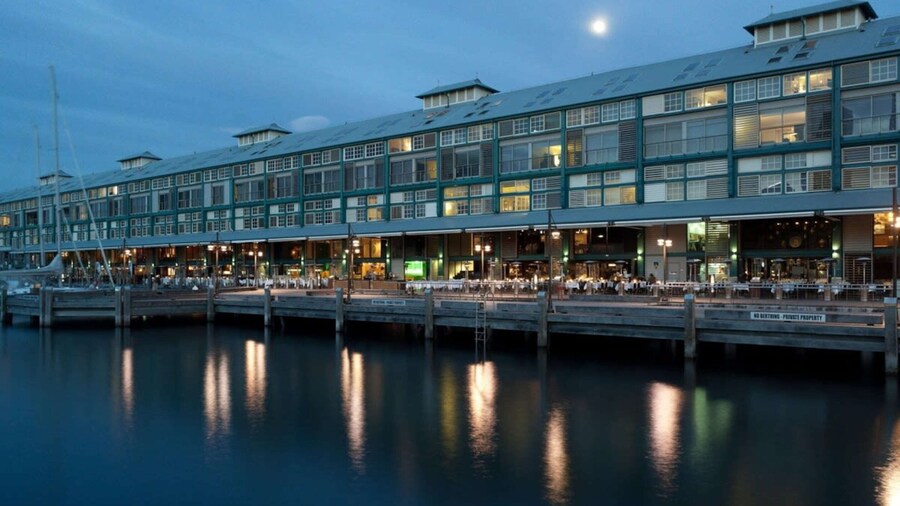 King Size Studio With Water View, Walk To The City