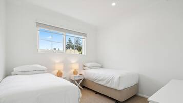 Apartment | 3 bedrooms, iron/ironing board, bed sheets