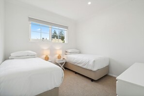 Apartment | 3 bedrooms, iron/ironing board, bed sheets