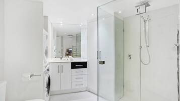 Apartment | Bathroom | Towels