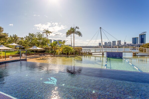 Apartment | Pool | Outdoor pool - Bright 2-bed Apartment Near Wentworth Point Sights (Sydney)