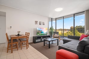 Apartment | Living area - Bright 2-bed Apartment Near Wentworth Point Sights (Sydney)