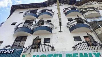 Fachada de la propiedad