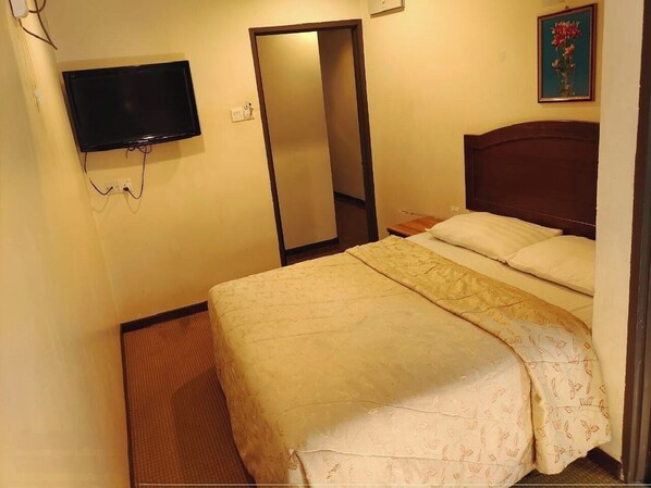 Standard Double or Twin Room | Iron/ironing board - Hotel Remix II (Brinchang)