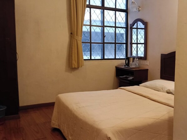 Standard Room | Desk, free WiFi, bed sheets - Hotel Remix 2 (Brinchang, Cameron Highlands)
