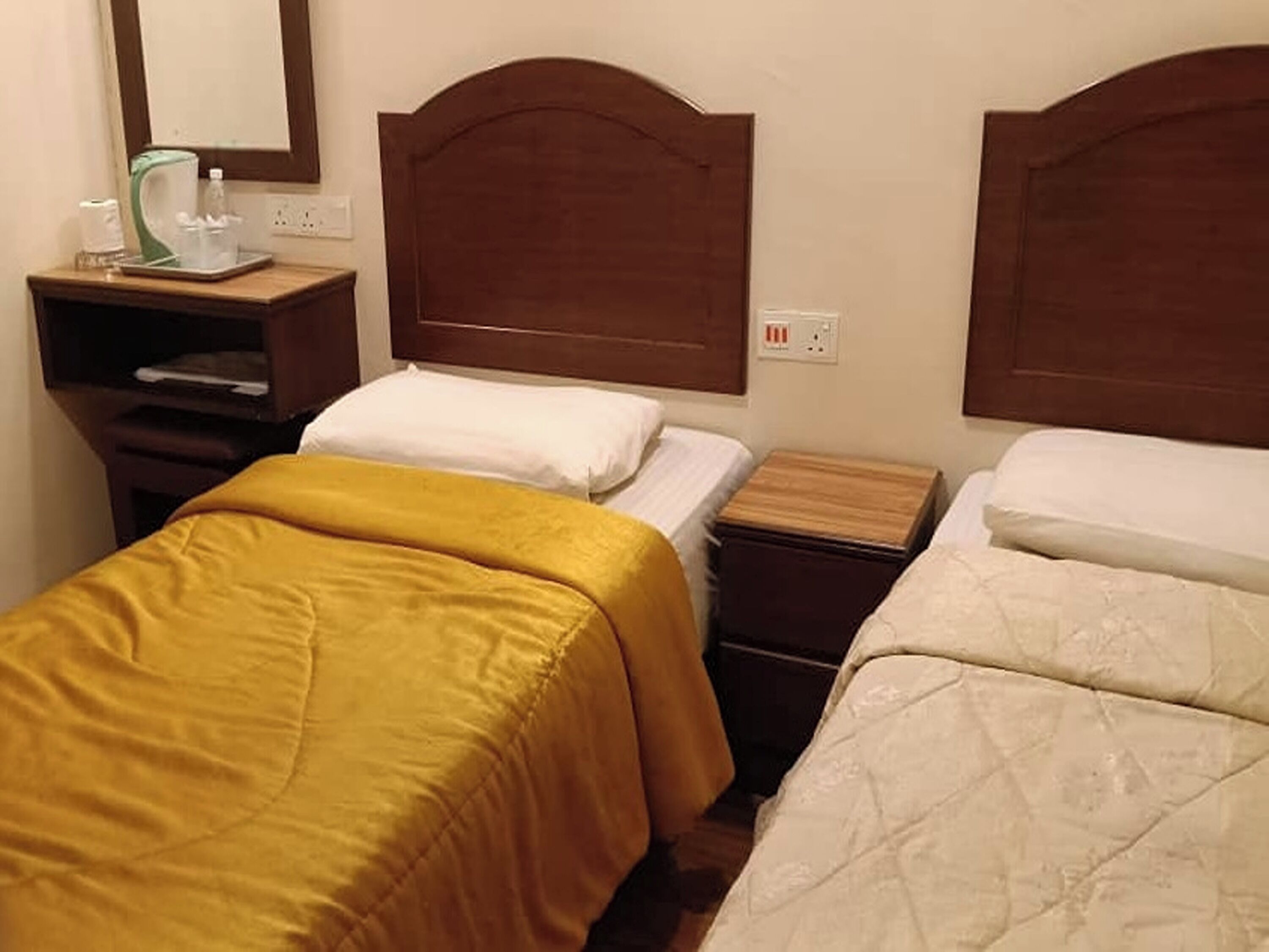 Standard Twin Room | Desk, free WiFi, bed sheets
