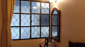 Standard Room | Pemandangan dari bilik