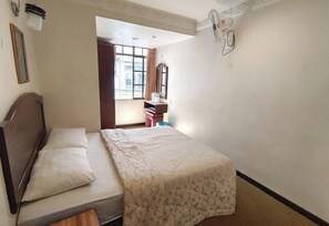 Standard Double or Twin Room | Iron/ironing board - Hotel Remix II (Brinchang)