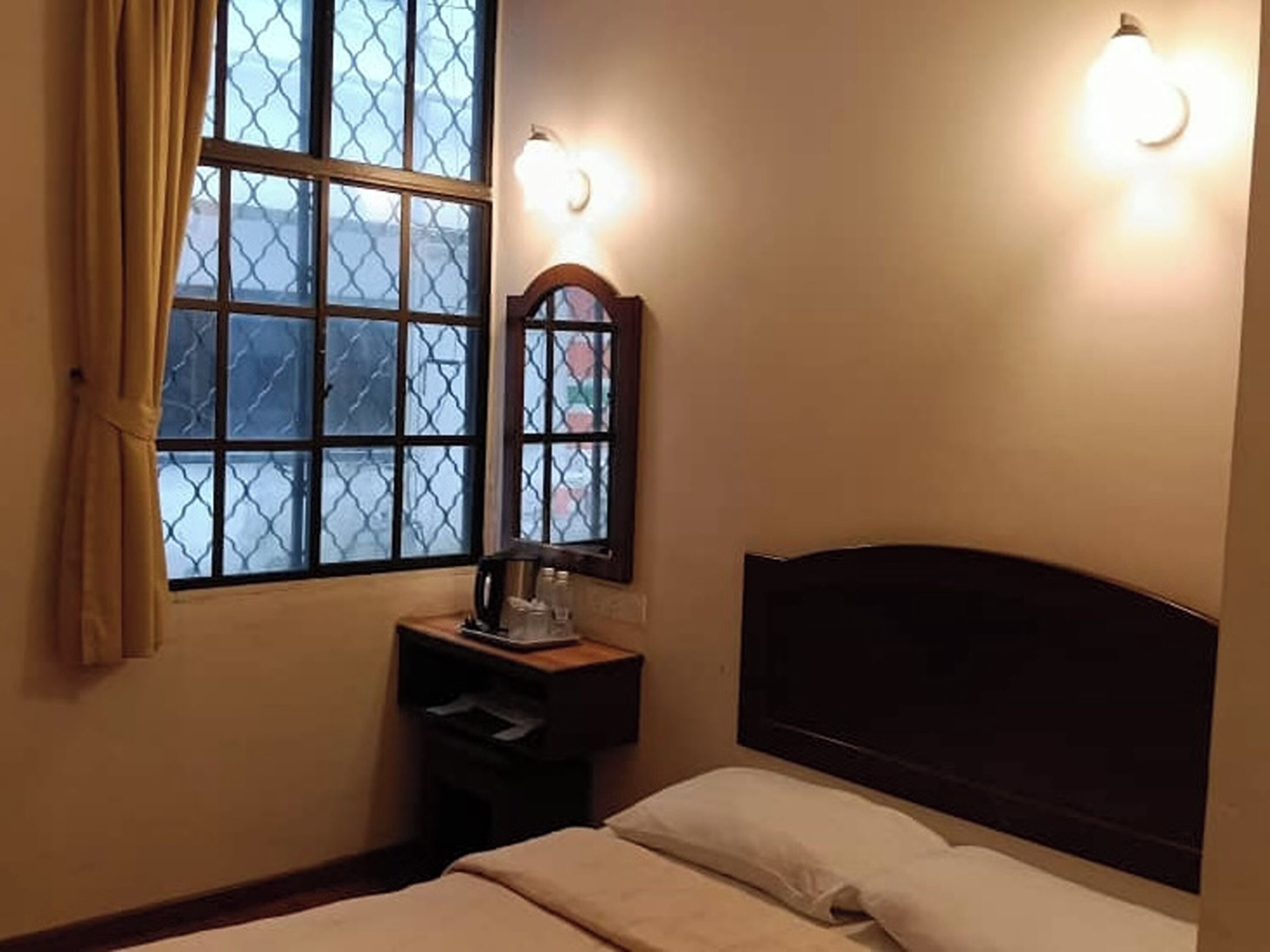 标准房 | 办公桌、熨斗/熨衣板