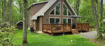 OUTSTANDING COUPLES RETREAT IN EXCLUSIVE LAKE COMMUNITY- HIKING, RAFTING, SKIING