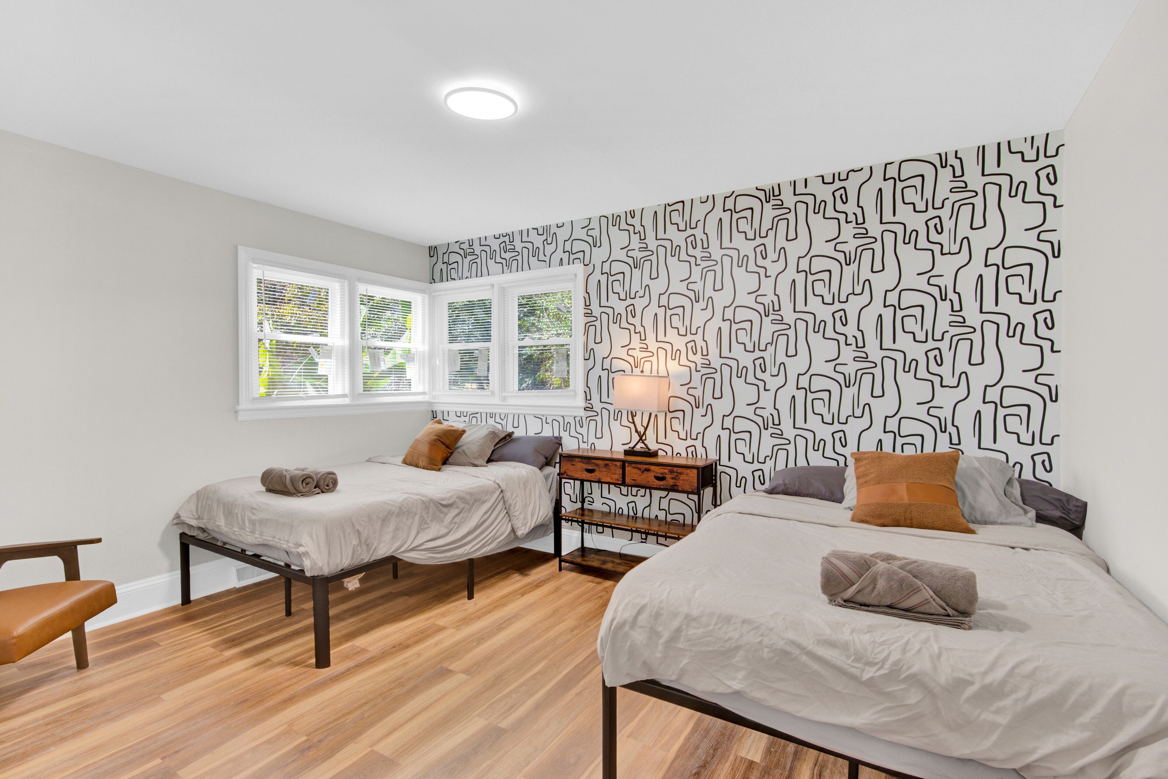 3 bedrooms, bed sheets