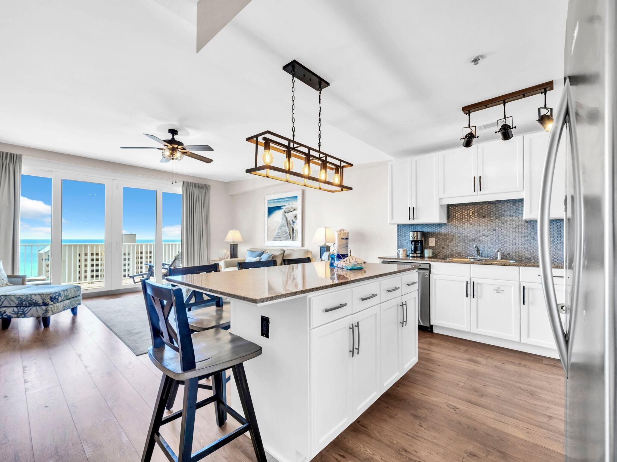 Condo, 1 King Bed with Sofa bed (Laketown Wharf 1213) | Private kitchen