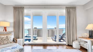 Condo, 1 cama King size y sofá cama (Laketown Wharf 1213) | Área de sala de estar