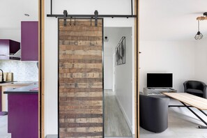 Interior - Holiday Home 'Ilostou' with Private Terrace, Garden and Wi-Fi (rivière)