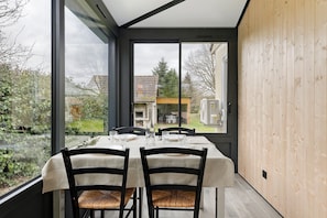 Dining - Holiday Home 'Ilostou' with Private Terrace, Garden and Wi-Fi (rivière)