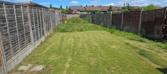 Spacious 4 Bed Home with Memory Foam Mattresses!