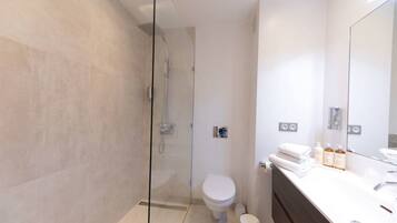 Dusch, hÄrtork och handdukar