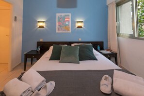 2 bedrooms, desk, free WiFi, bed sheets