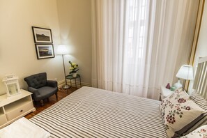 خدمة الإنترنت وملاءات أسرّة