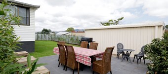 Cosy 3-bed Home With Fireplace & Outdoor BBQ