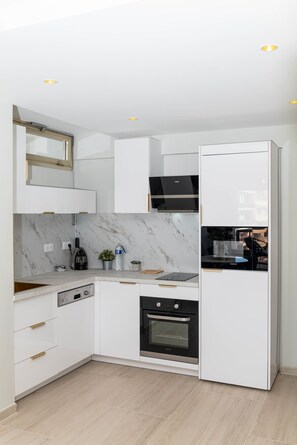 Fridge, microwave, oven, stovetop