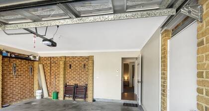 Our Haven: 4-bed Escape Near Beach & Mogo Trails