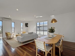 Apartment | Interior - Serene Luxury Retreat on Malua Bay (Malua Bay)