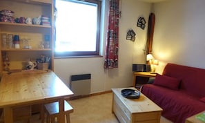 Living area - Cute Studio 18 m2 Ideal FOR 2/3 People Rated for 4 People (Beaufort)