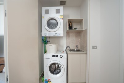 Modern 1-bed Unit With Pool Views and Balcony