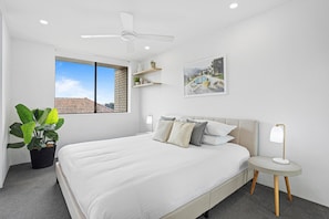 1 bedroom, iron/ironing board, bed sheets - Spacious 1-bed in the Heart of Teneriffe (Brisbane)