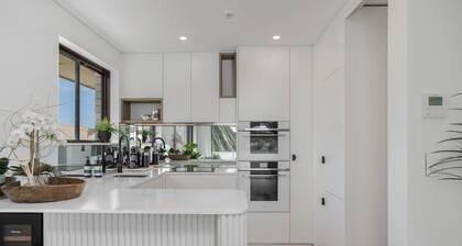North-east Facing Modern 2-bed Apartment
