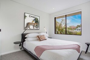 Căn hộ | 2 phòng ngủ, khu vực làm việc phù hợp cho laptop 