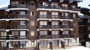 Exterior - Apartment in Meribel With Ski-in/ski-out (Les Allues)