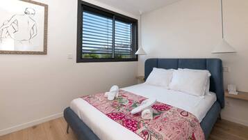 4 chambres, bureau, Wi-Fi gratuit, draps fournis