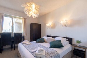 Room - Studio with Garden view 1D (Antibes)